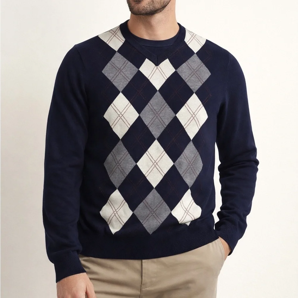Banana Republic Men’s 100% Merino Wool Argyle V-Neck Sweater - Navy - L